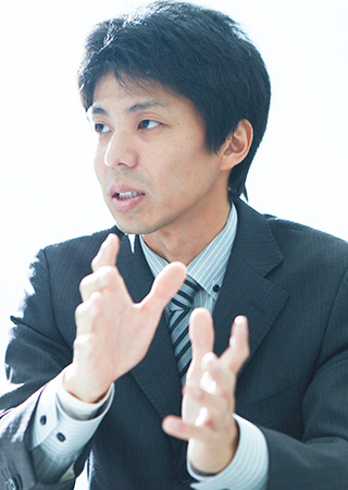 内山崇　Takashi Uchiyama